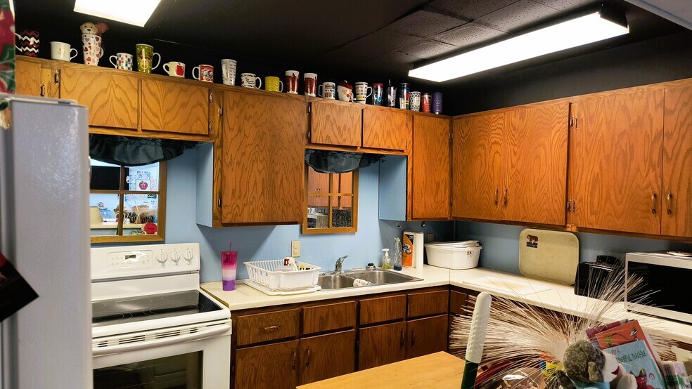 More Photos Of 816 Topeka st, Larned Schools For Sale