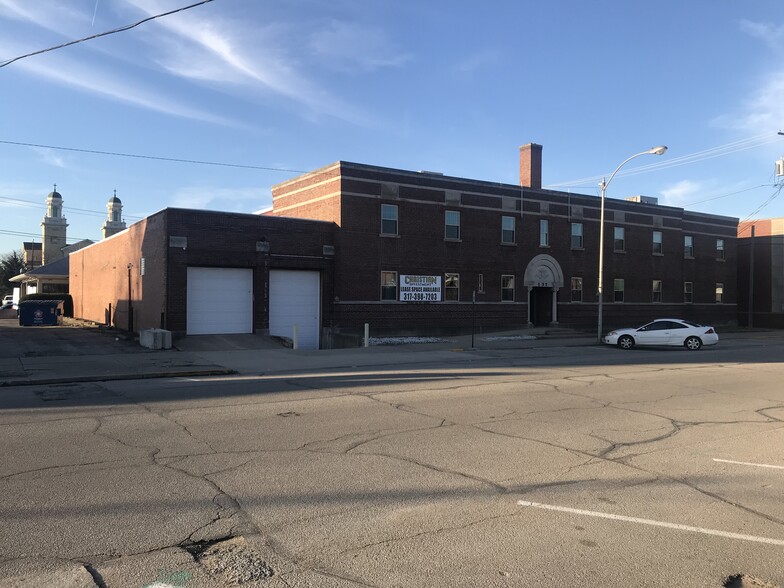 Primary Photo Of 137 E Washington St, Shelbyville Lodge Meeting Hall For Lease