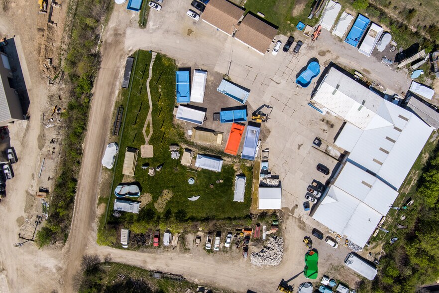 More Photos Of 3090 W Cook Rd, Grand Blanc Showroom For Sale