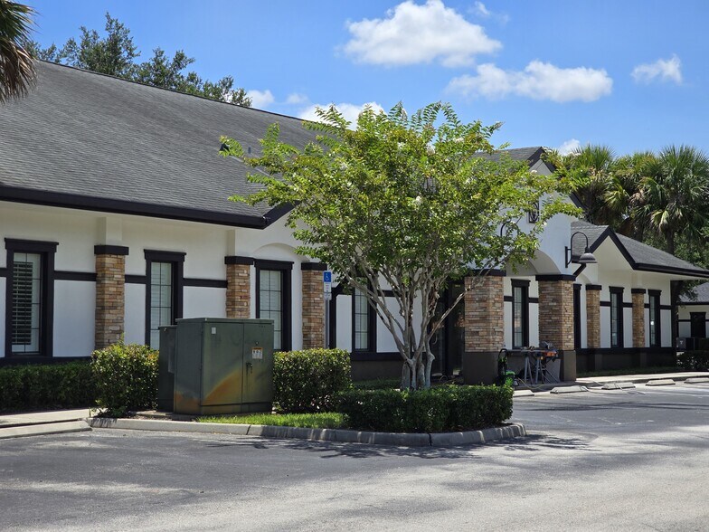 More Photos Of 1350 City View Ctr, Oviedo Medical For Lease