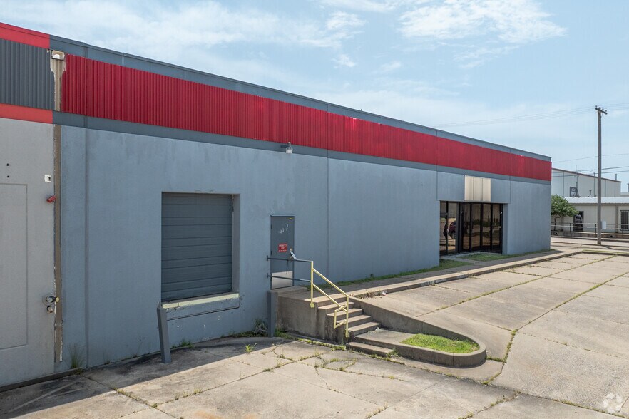 More Photos Of 5555-5563 S 104th East Ave, Tulsa Manufacturing For Sale