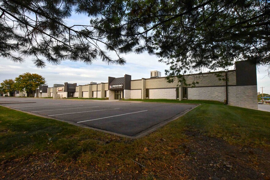 More Photos Of 2800-2930 2nd St N, Minneapolis Light Manufacturing For Sale