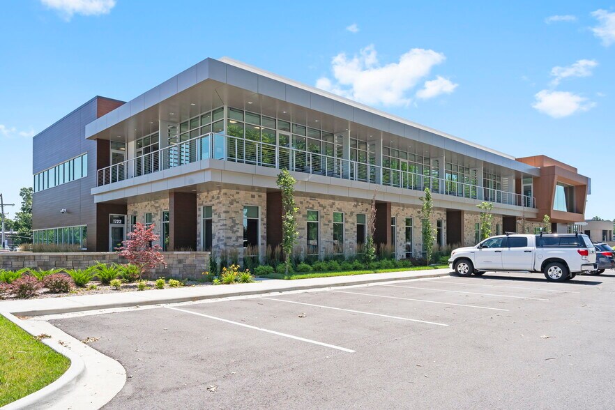 More Photos Of 1724 S Luster Ave, Springfield Office For Lease