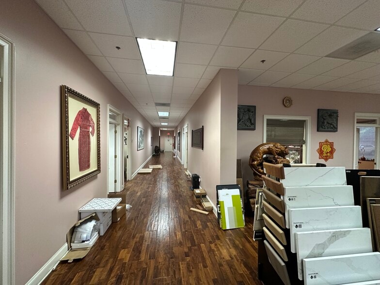 More Photos Of 3371 Martin Farm Rd, Suwanee Warehouse For Sale