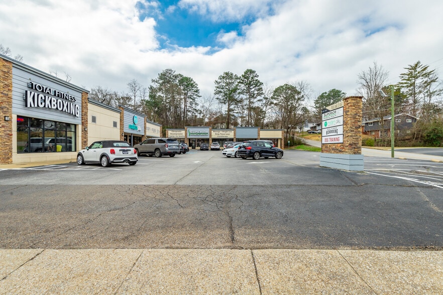 More Photos Of 8000 E Brainerd Rd, Chattanooga Unknown For Lease