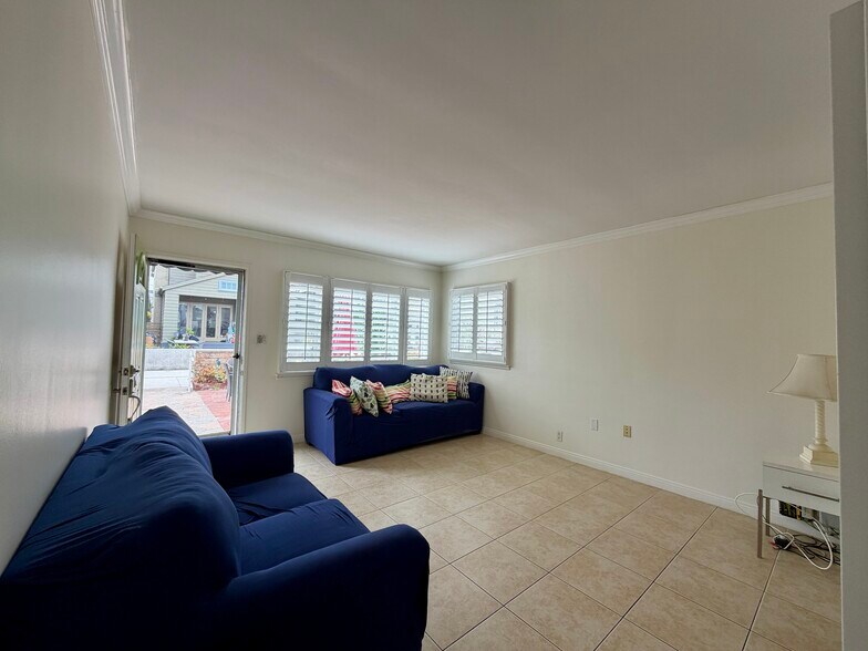 More Photos Of 71 19th St, Hermosa Beach Multifamily For Sale