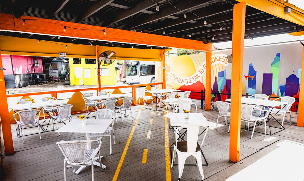 More Photos Of 1402 Westheimer Rd, Houston Restaurant For Lease