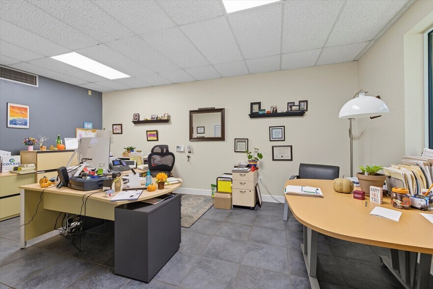 More Photos Of 1816 Old St Augustine Rd, Tallahassee Office For Sale