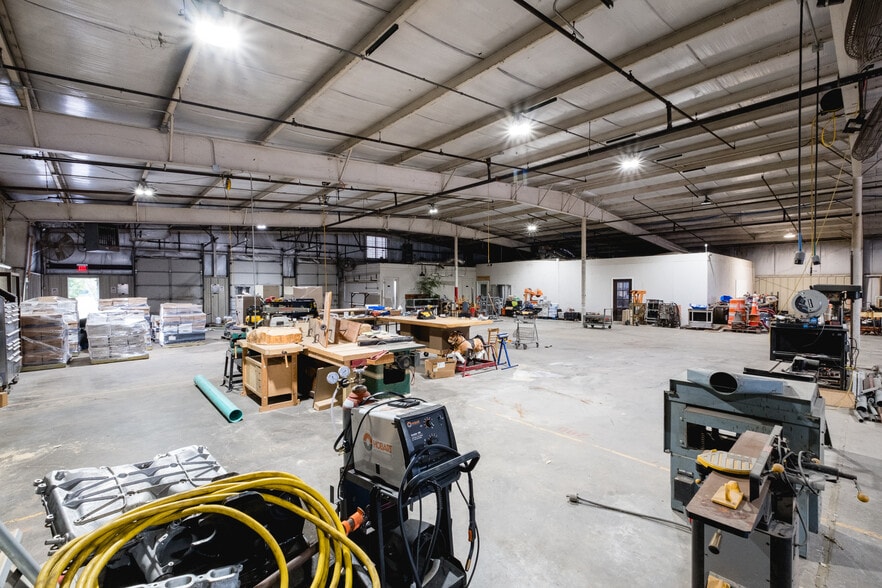 More Photos Of 714 Calhoun St, Little Rock Industrial For Sale