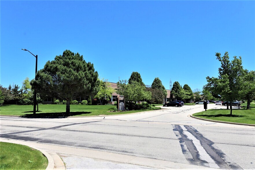 More Photos Of 10520 N Baehr Rd, Mequon Light Manufacturing For Lease