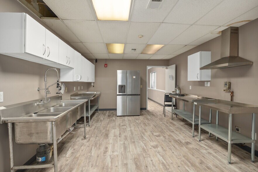 More Photos Of 3919 Messanie St, Saint Joseph Office For Sale