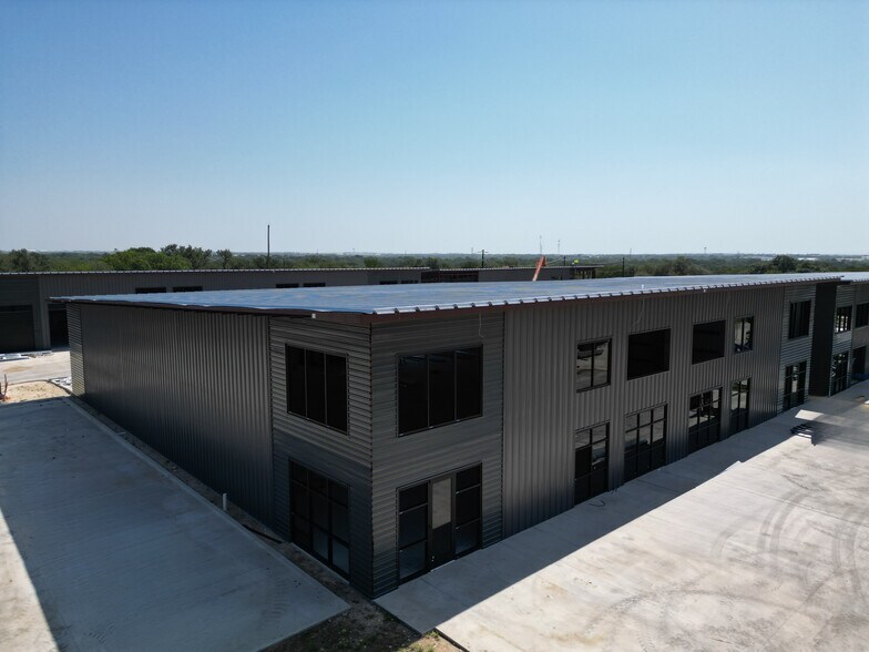 More Photos Of 7000 Airport Rd, Georgetown Light Distribution For Sale