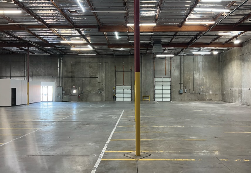 More Photos Of 731 W Fairmont Dr, Tempe Warehouse For Lease