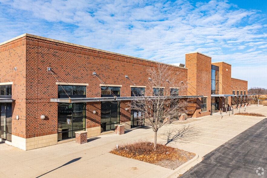 More Photos Of 131 S Randall Rd, St Charles Auto Dealership For Sale