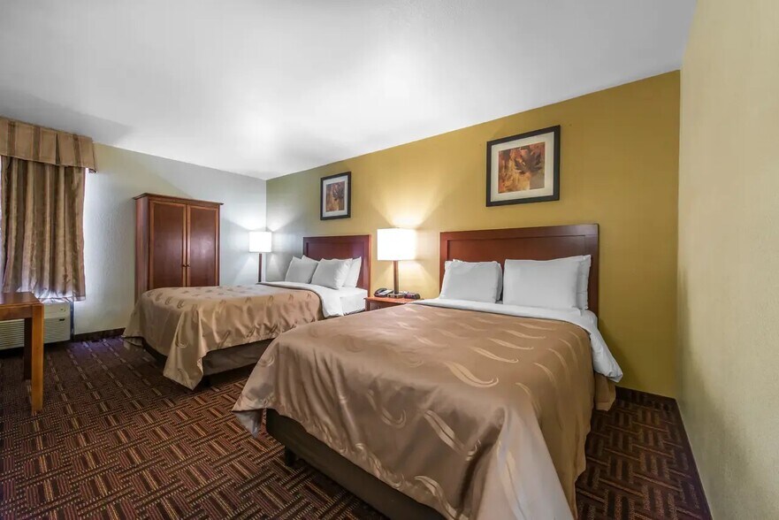 More Photos Of 1410 Harrison Rd, Colorado Springs Hotel For Sale