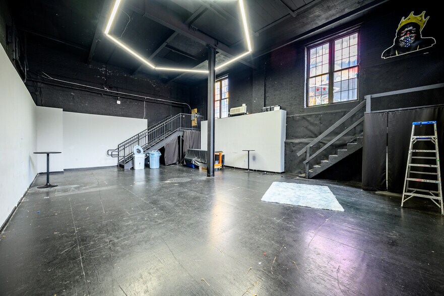 More Photos Of 86-90 Forrest St, Jersey City Warehouse For Lease