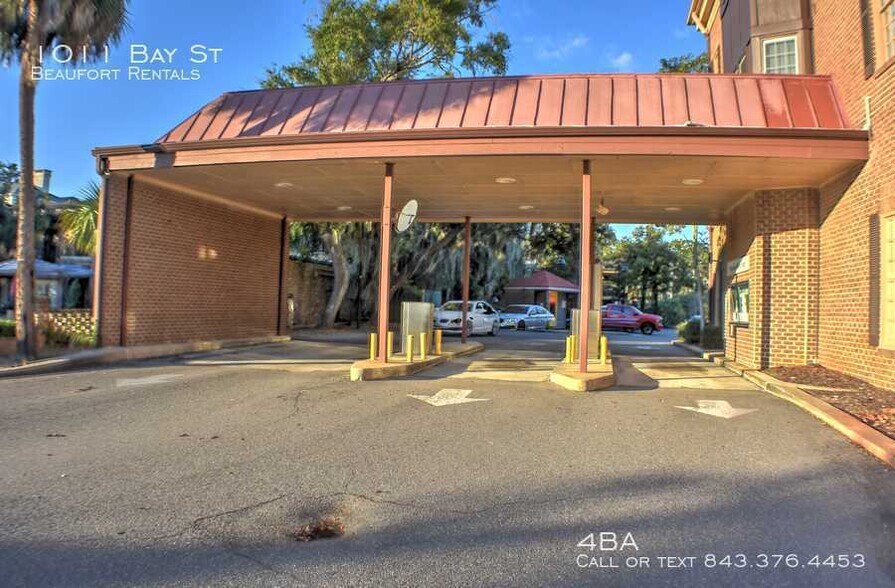 More Photos Of 1011 Bay St, Beaufort Office For Lease