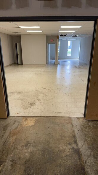 More Photos Of 2065 Peachtree Industrial Ct, Atlanta Warehouse For Lease