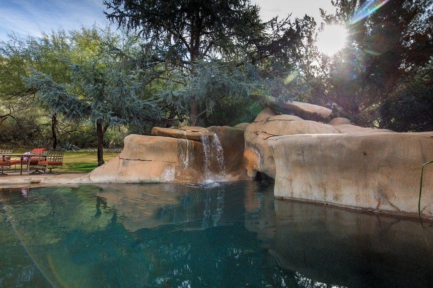 More Photos Of 13500 N Oracle Rd, Tucson Specialty For Sale