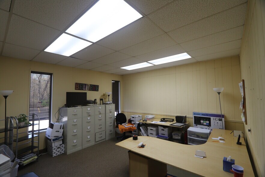 More Photos Of 3075 E Grand River Ave, Howell Office For Lease