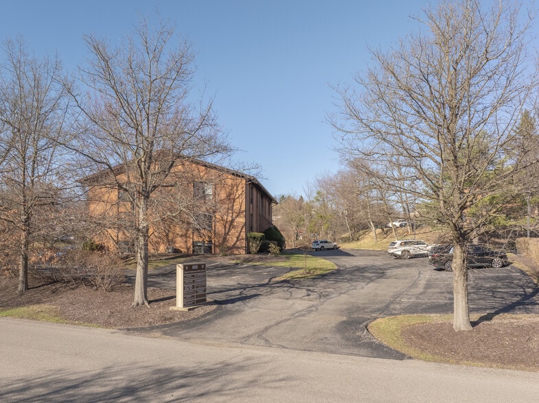 More Photos Of 600 Commerce Dr, Coraopolis Office Residential For Sale