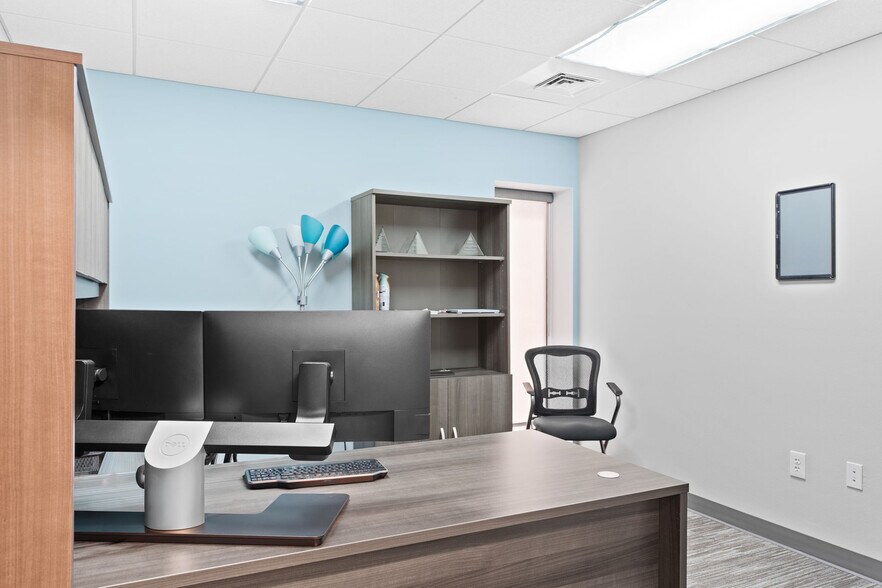 More Photos Of 313-315 Edge Ave, Valparaiso Office For Sale