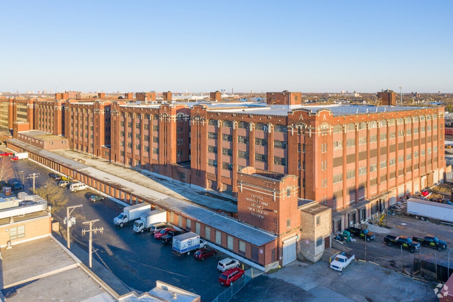 More Photos Of 1965 W Pershing Rd, Chicago Manufacturing For Lease