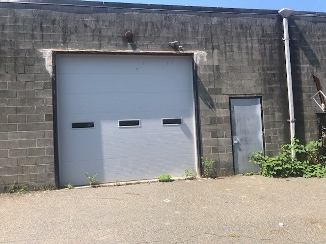 More Photos Of 7 Melanie Ln, East Hanover Warehouse For Lease