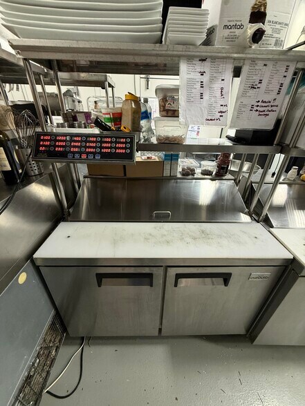 More Photos Of 8 Asa st, Kemptville Restaurant For Sale