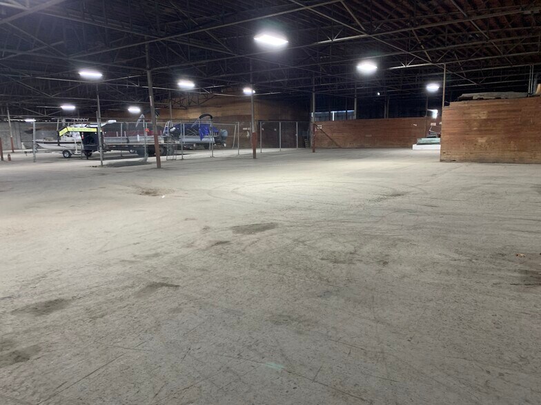 More Photos Of 147 Warehouse St, Weber City Warehouse For Lease