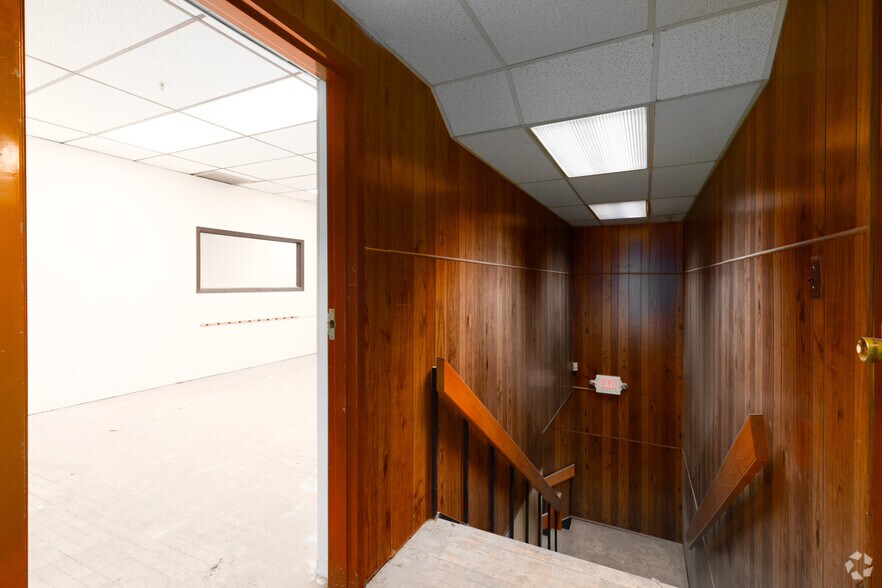 More Photos Of 3 Cass St, Keyport Warehouse For Lease