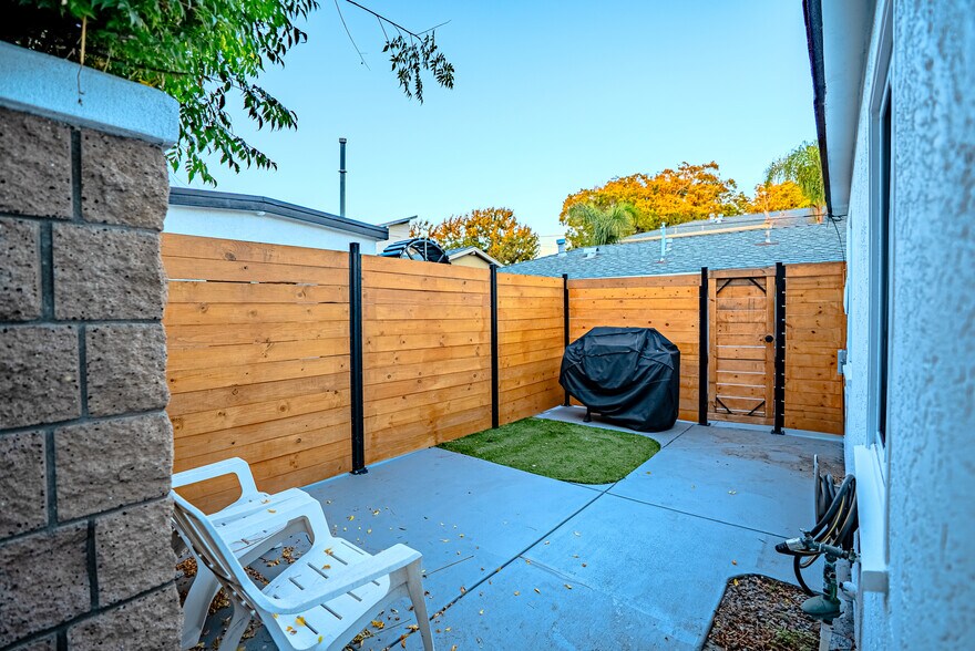 More Photos Of 1566 Reed Ave, San Diego Apartments For Sale
