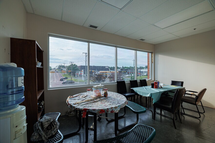 More Photos Of 6701-6777 Fairmount Dr SE, Calgary Warehouse For Lease