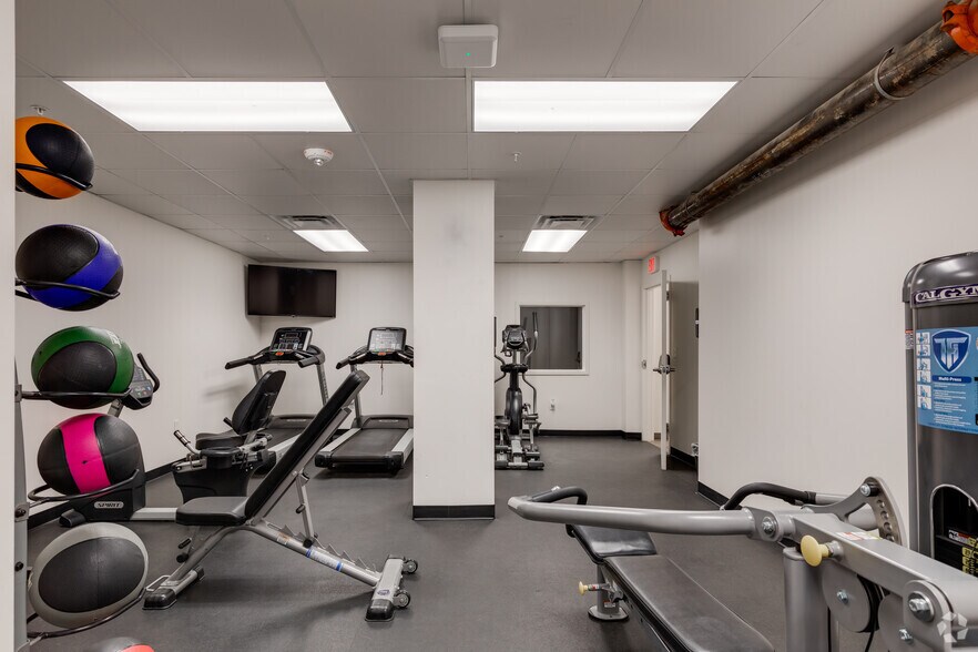 More Photos Of 403 S Cheyenne Ave, Tulsa Apartments For Lease