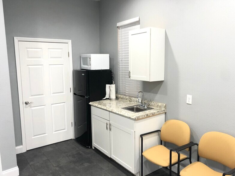 More Photos Of 2385 Tampa Rd, Palm Harbor Coworking Space