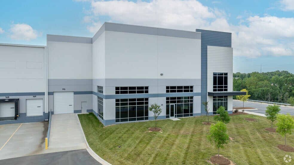 More Photos Of 142 Serviceberry Way, Mooresville Distribution For Lease