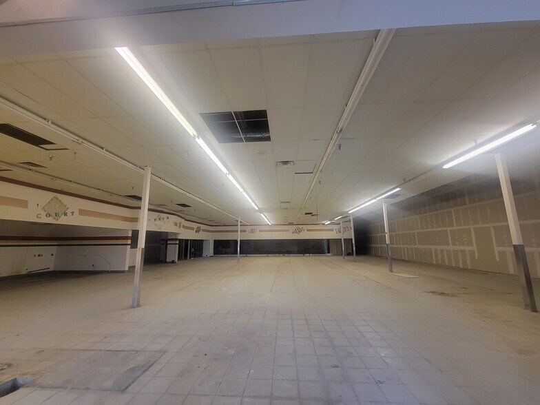 More Photos Of 206-207 Mills Ave, Las Vegas General Retail For Lease