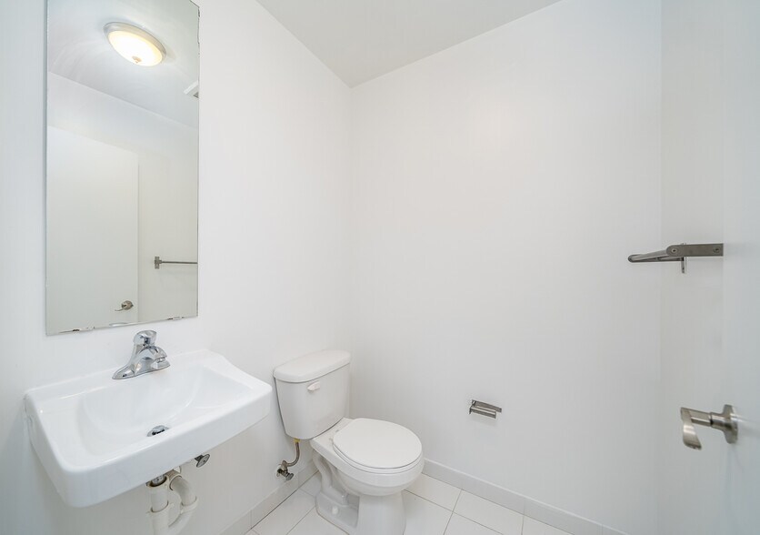 More Photos Of 4701-4705 Park Ave, Union City Apartments For Sale