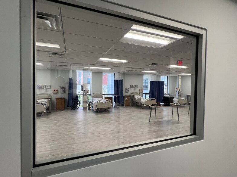 More Photos Of 5405 Diplomat Cir, Orlando Loft Creative Space For Lease