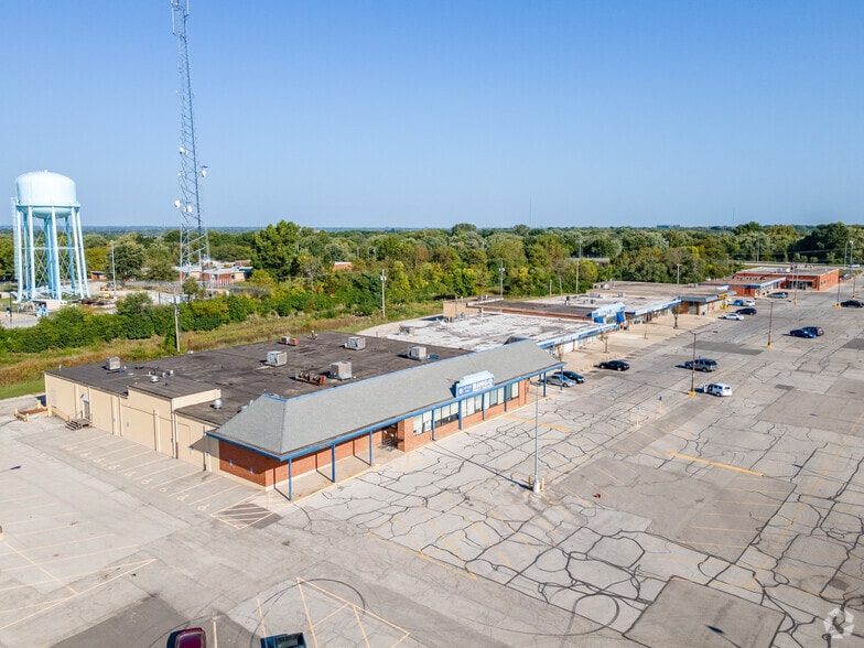 More Photos Of 11102-11154 Blue Ridge Blvd, Kansas City Unknown For Lease