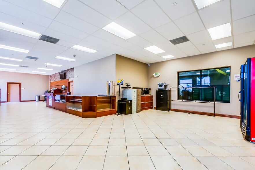 More Photos Of 17985 Bear Valley Rd, Hesperia Carwash For Sale