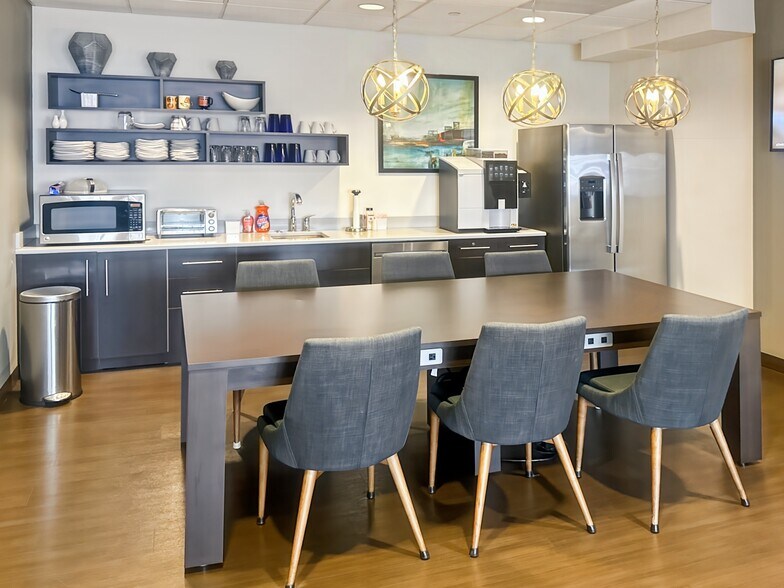 More Photos Of 15 N Main St, West Hartford Coworking Space