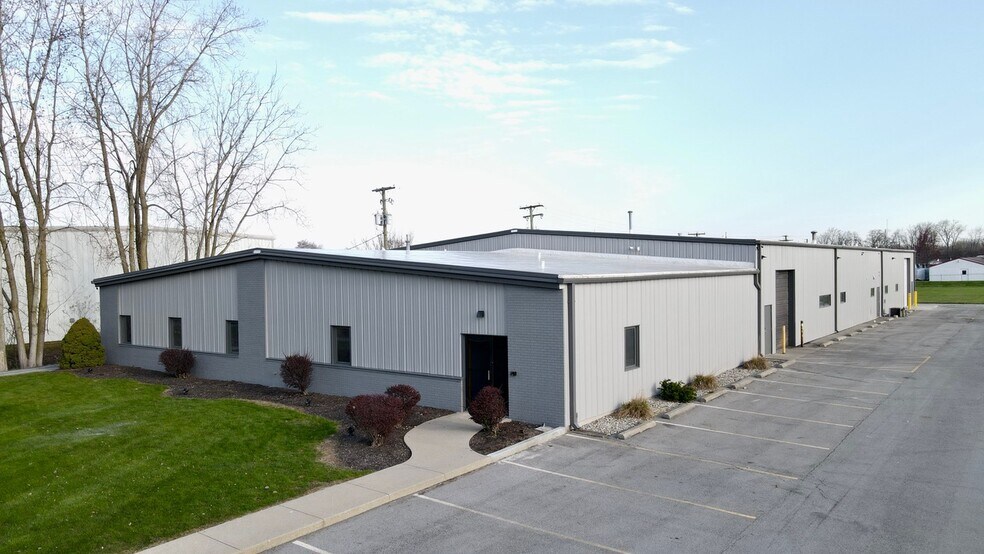 More Photos Of 7007 Trafalgar St, Fort Wayne Light Manufacturing For Lease
