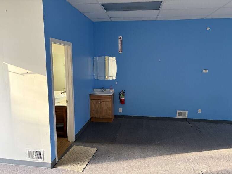 More Photos Of 27051 Southfield Rd, Lathrup Village Freestanding For Sale