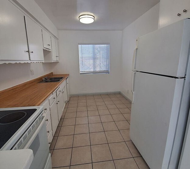 More Photos Of 1775 Locust Ave, Long Beach Apartments For Sale