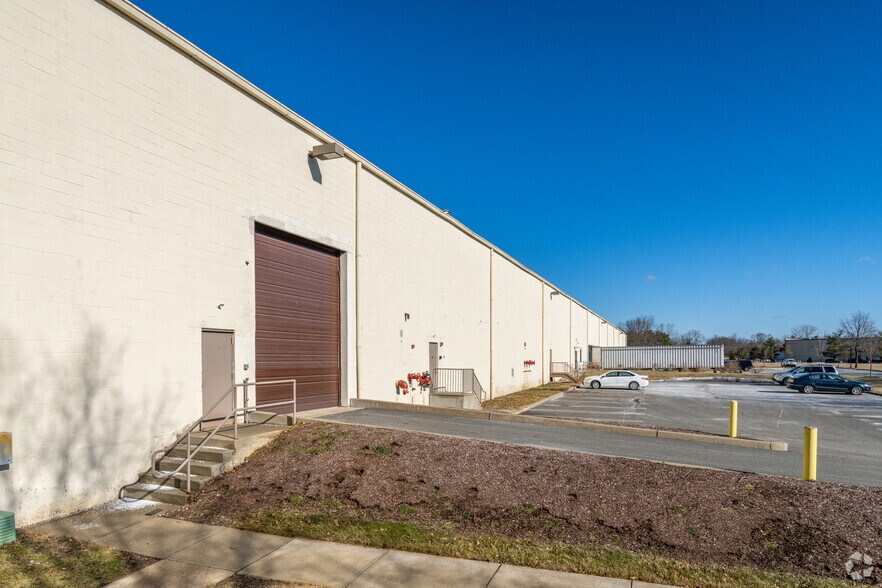 More Photos Of 35 Melanie Ln, Whippany Warehouse For Lease