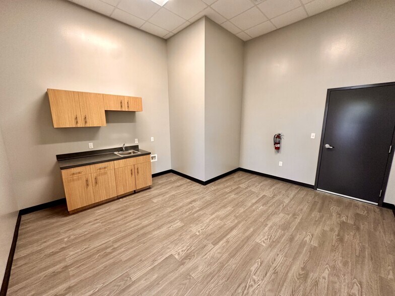 More Photos Of 3336 W 5th St, Sanford Unknown For Lease