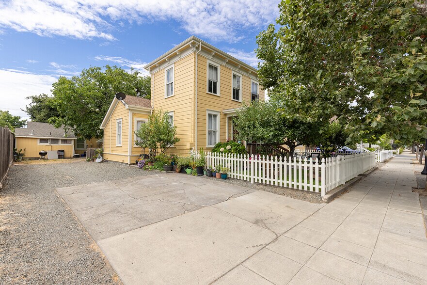 More Photos Of 2123 2nd St, Napa Apartments For Sale