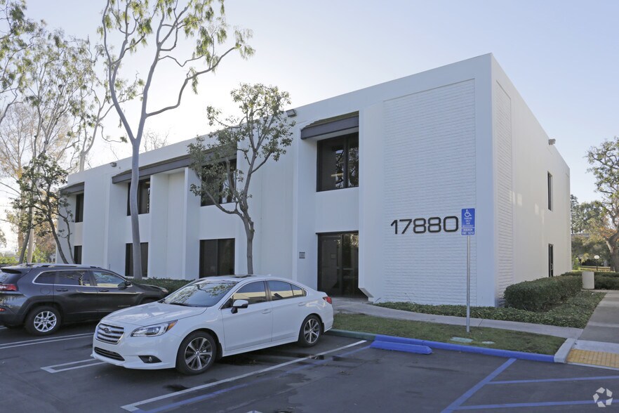 More Photos Of 17870 Sky Park Cir, Irvine Unknown For Lease