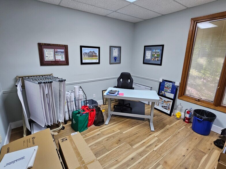 More Photos Of 2732 Capital NE, Tallahassee Medical For Sale